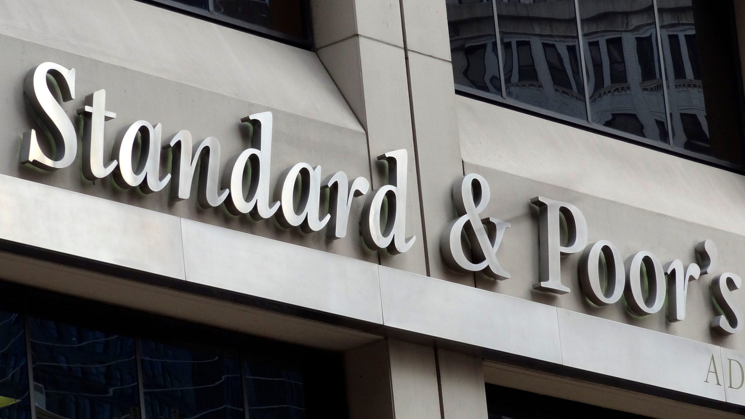 Standard & Poor’s downgrades Russia’s rating to junk, Moody’s issues spam warning