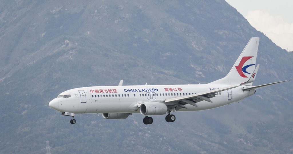 A Boeing 737 of China Eastern Airlines crashed in Guangxi, with 132 people on board