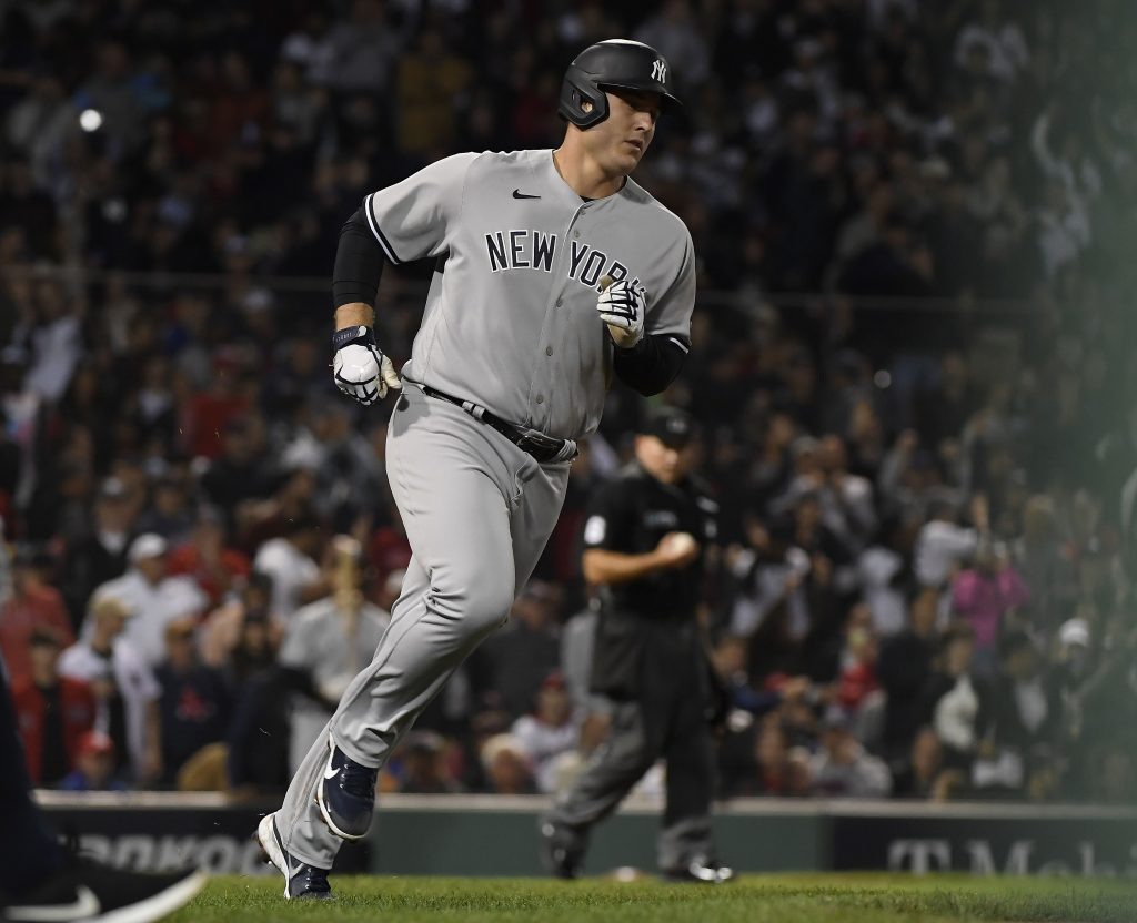 Yankees re-sign Anthony Rizzo
