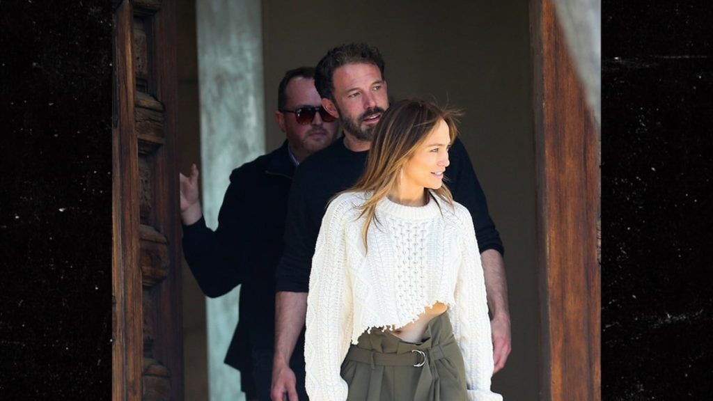 J Lo and Ben Affleck go home in search of a huge property