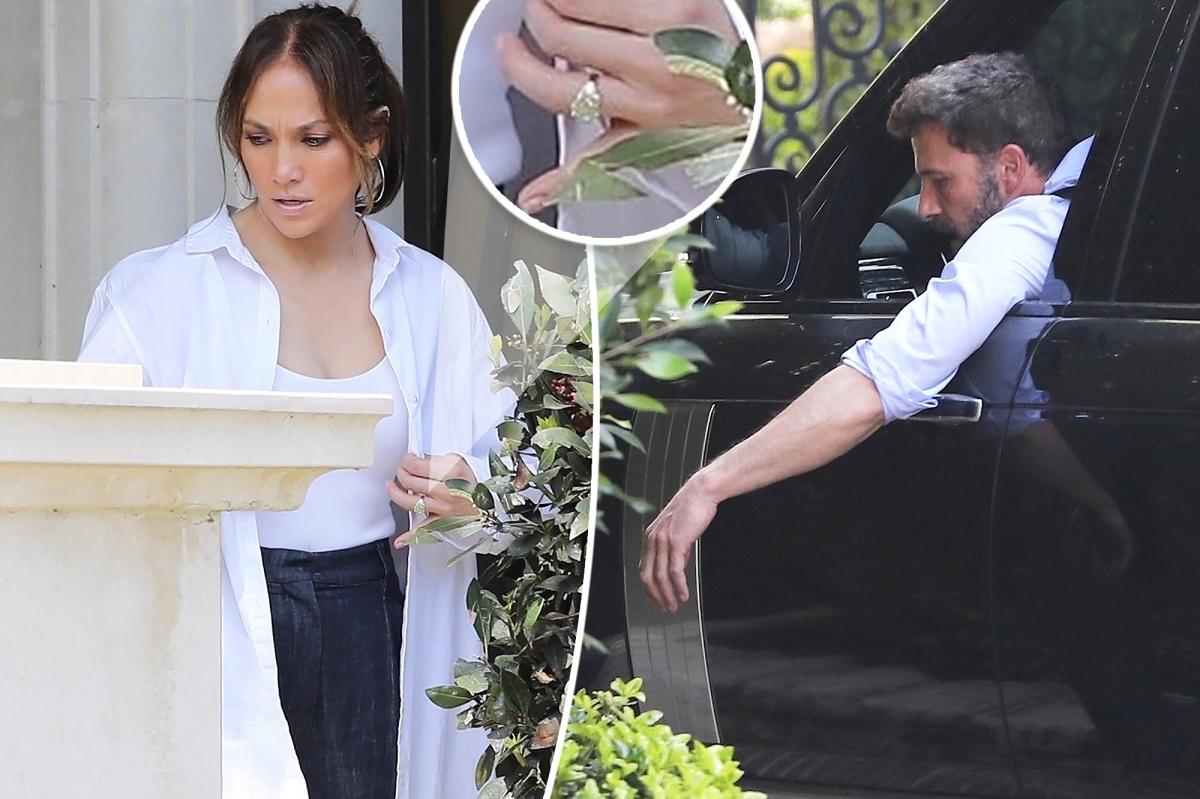 Jennifer Lopez shows off her engagement ring while looking for a home with Ben Affleck