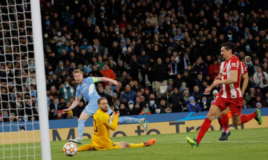 Manchester City's Kevin De Bruyne opened the scoring.