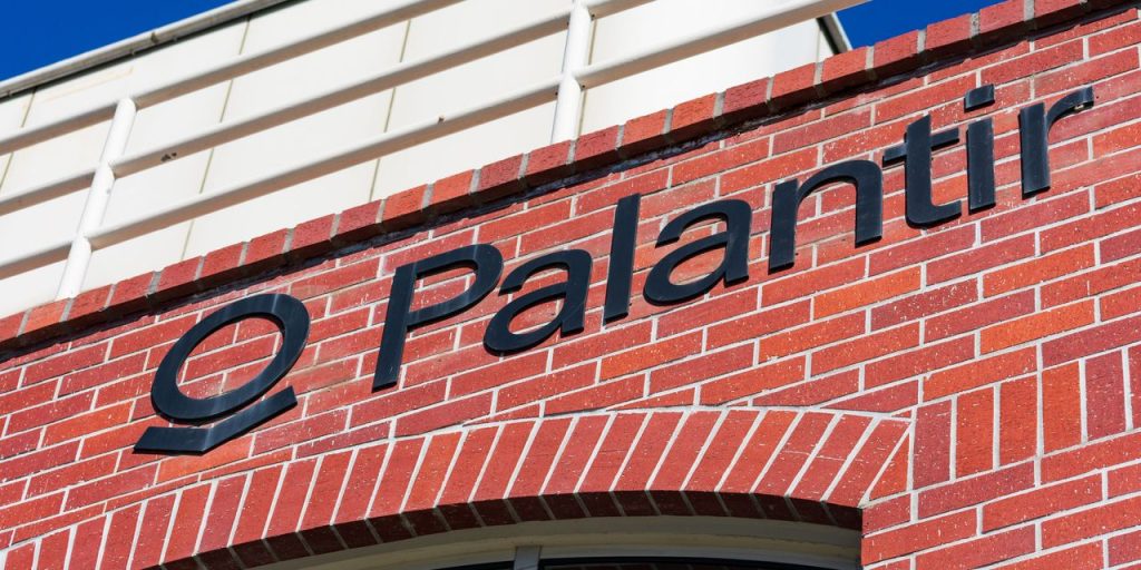 Palantir earnings and forecast do not live up to estimates.  Stock is flooded.