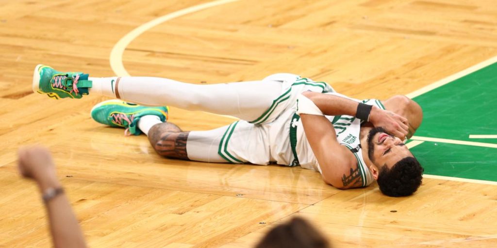 Celtics' Jason Tatum explains his shoulder injury in Game Three