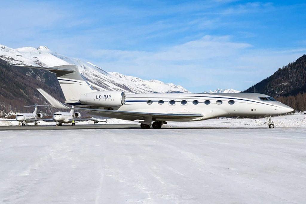 The value of the Gulfstream aircraft Roman Abramovich was about 60 million dollars.