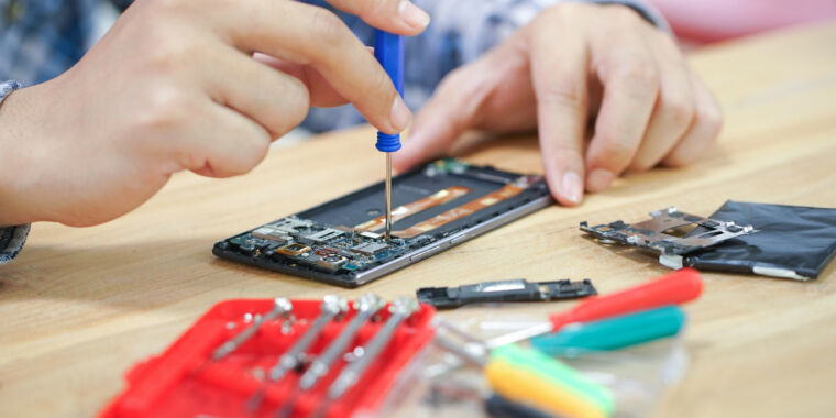 Samsung Repair Mode lets technicians look at your phone, not your data