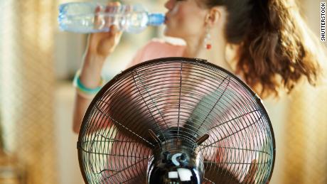How to keep cool without air conditioning 