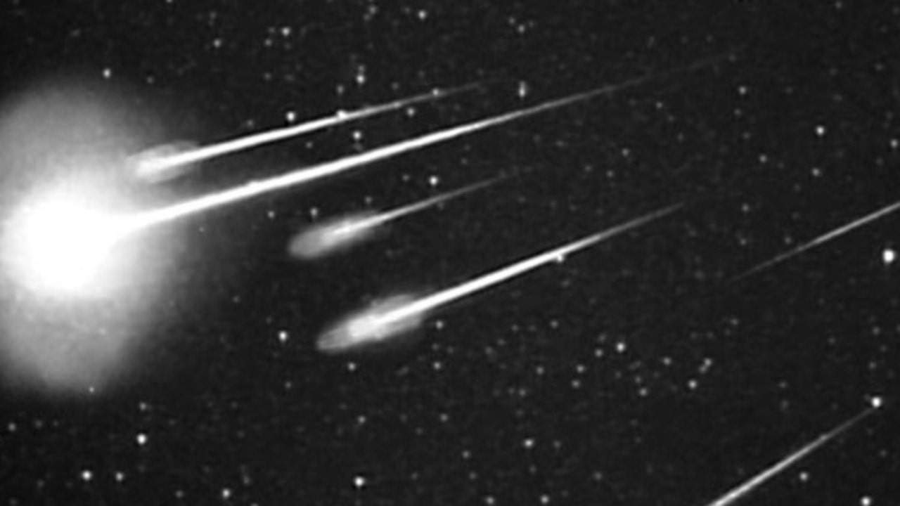 Peaks of the Leonid Meteor Shower: How to See It