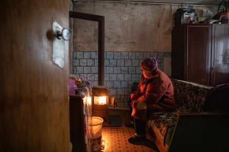 Katerina Slyusarchuk, 71, heats her home with m "Burzhuika" The name of this metal burner is self-welding