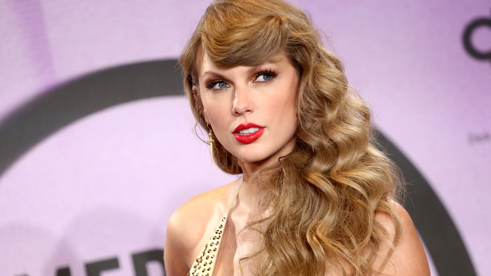 Taylor Swift Admires Sue Ticketmaster on Fiasco Tickets – Rolling Stone